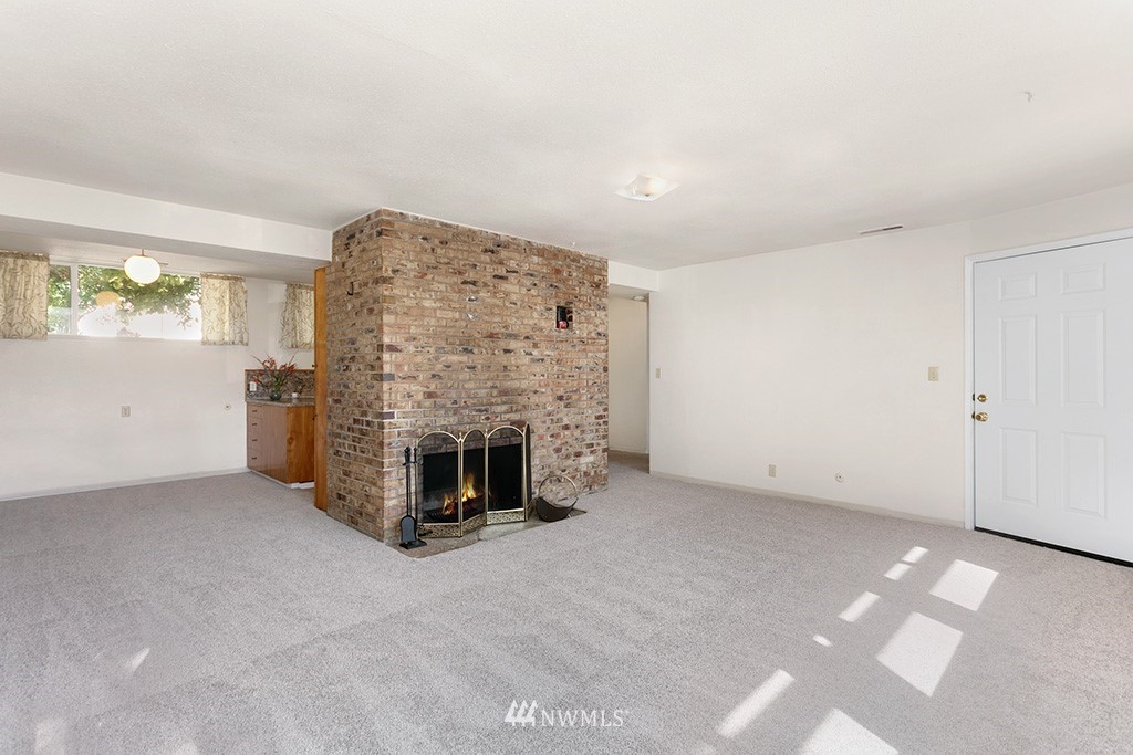 932 North 89th Street Seattle, WA 98103 - Photo 3 of 23 Gallery Image 3