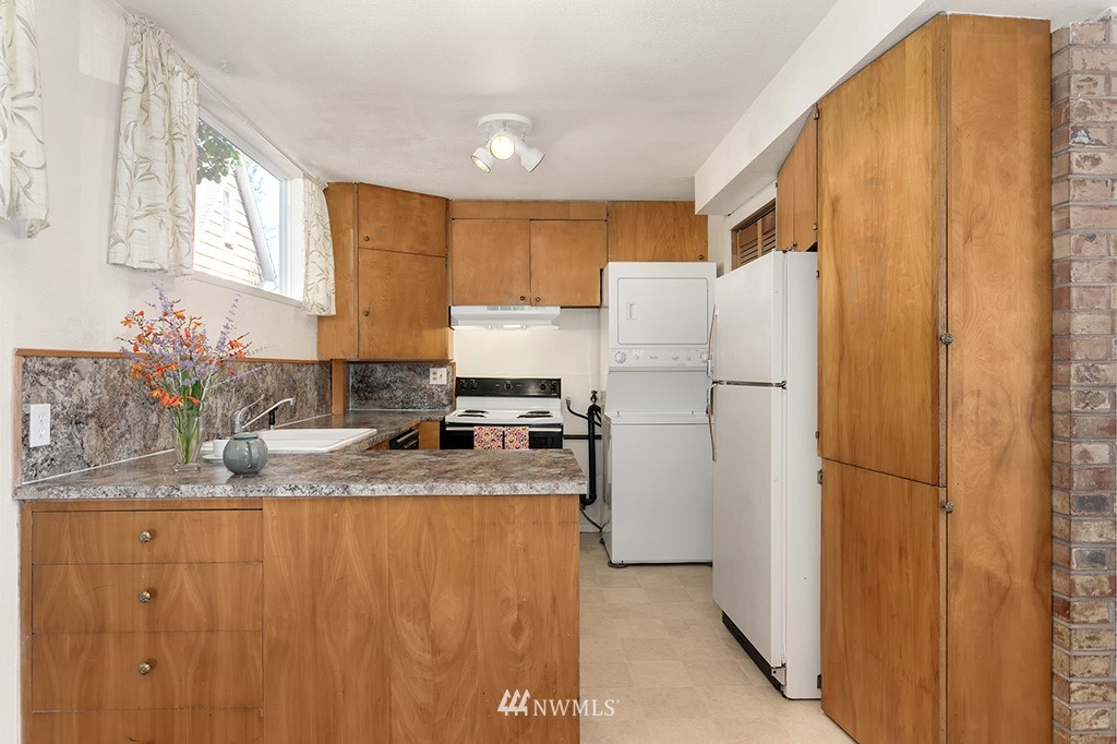 932 North 89th Street Seattle, WA 98103 - Photo 5 of 23 Gallery Image 5