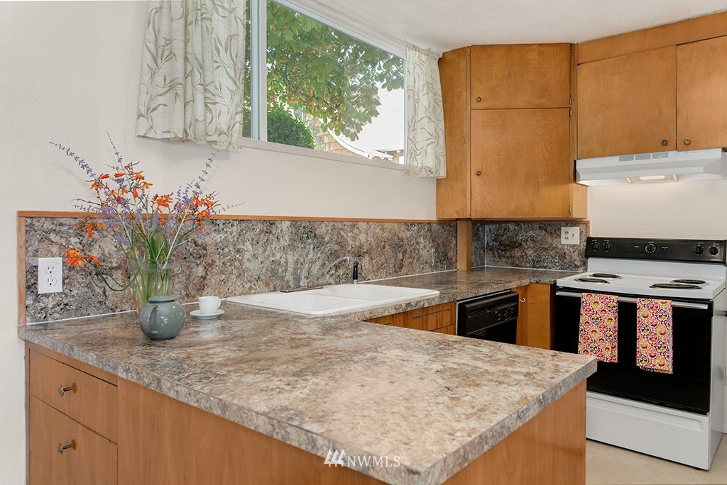 932 North 89th Street Seattle, WA 98103 - Photo 6 of 23 Gallery Image 6