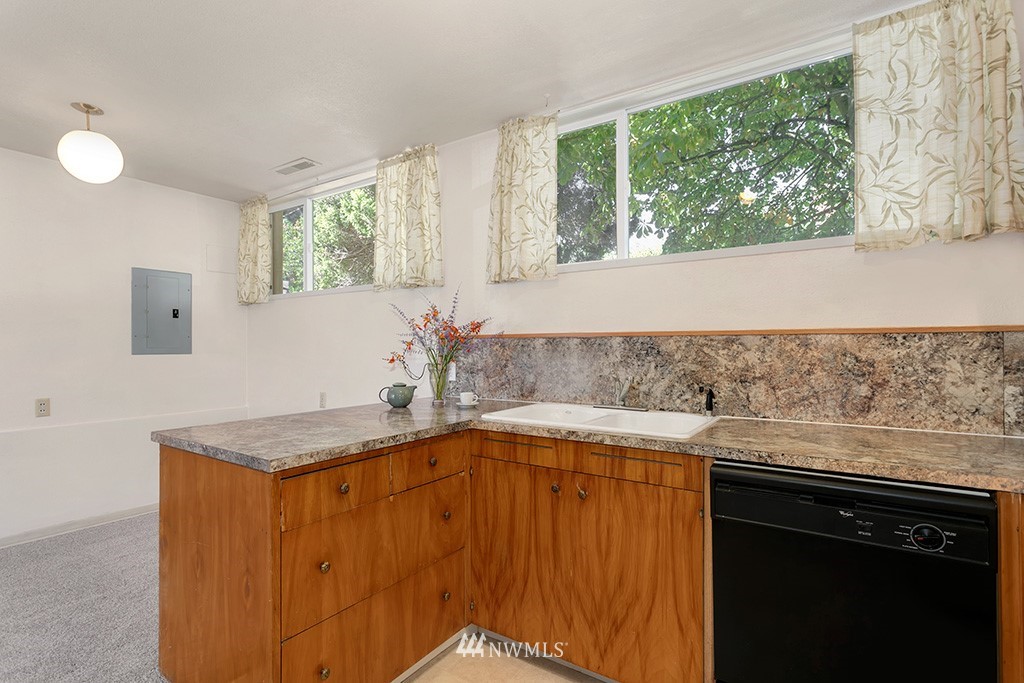 932 North 89th Street Seattle, WA 98103 - Photo 7 of 23 Gallery Image 7