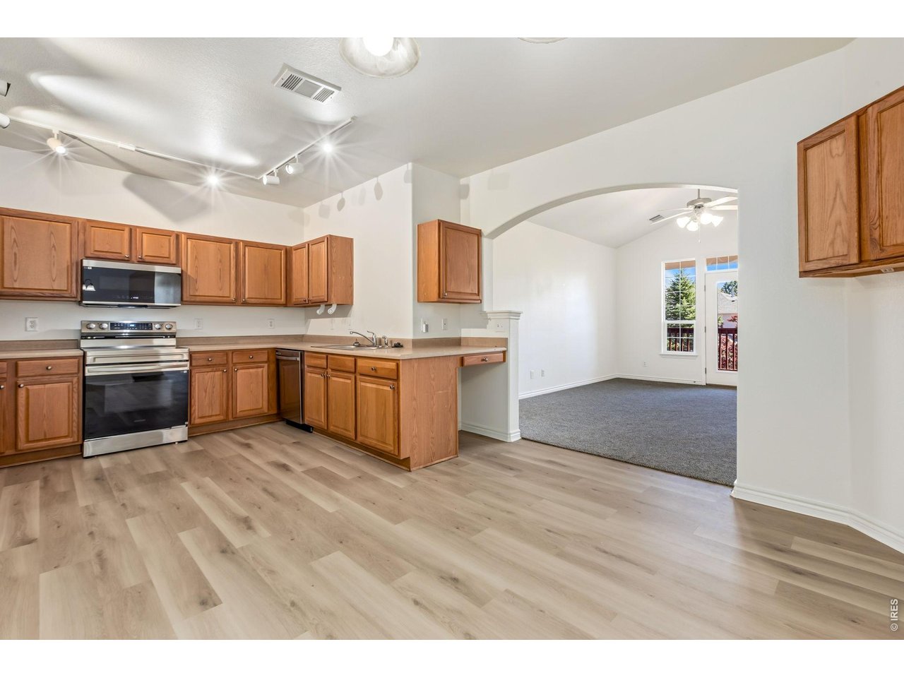 4672 West 20th Road, Unit 2323 Greeley, CO 80634 - Photo 13 of 34 Recently upgraded stainless steel appliances