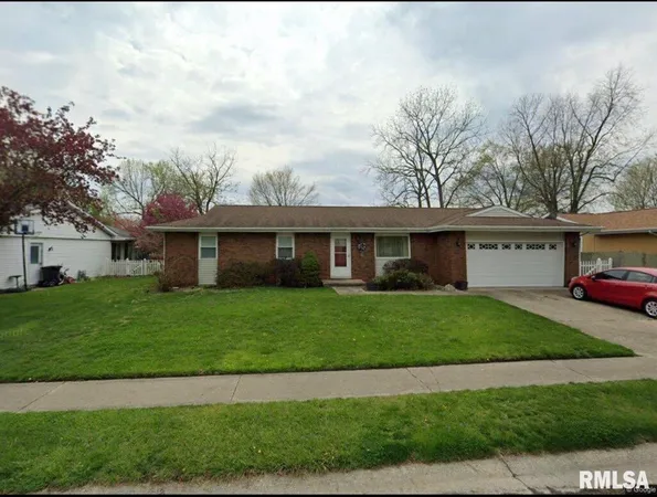 $225,000 | 9 Arthur Drive, Rochester, IL 62563