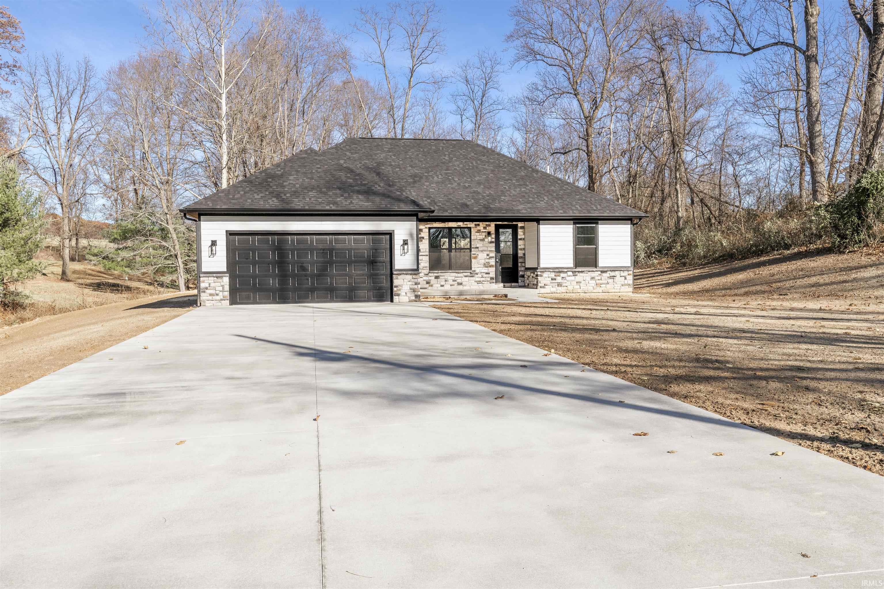 8190 South Stanford Road Bloomington, IN 47403 - Photo 3 of 30