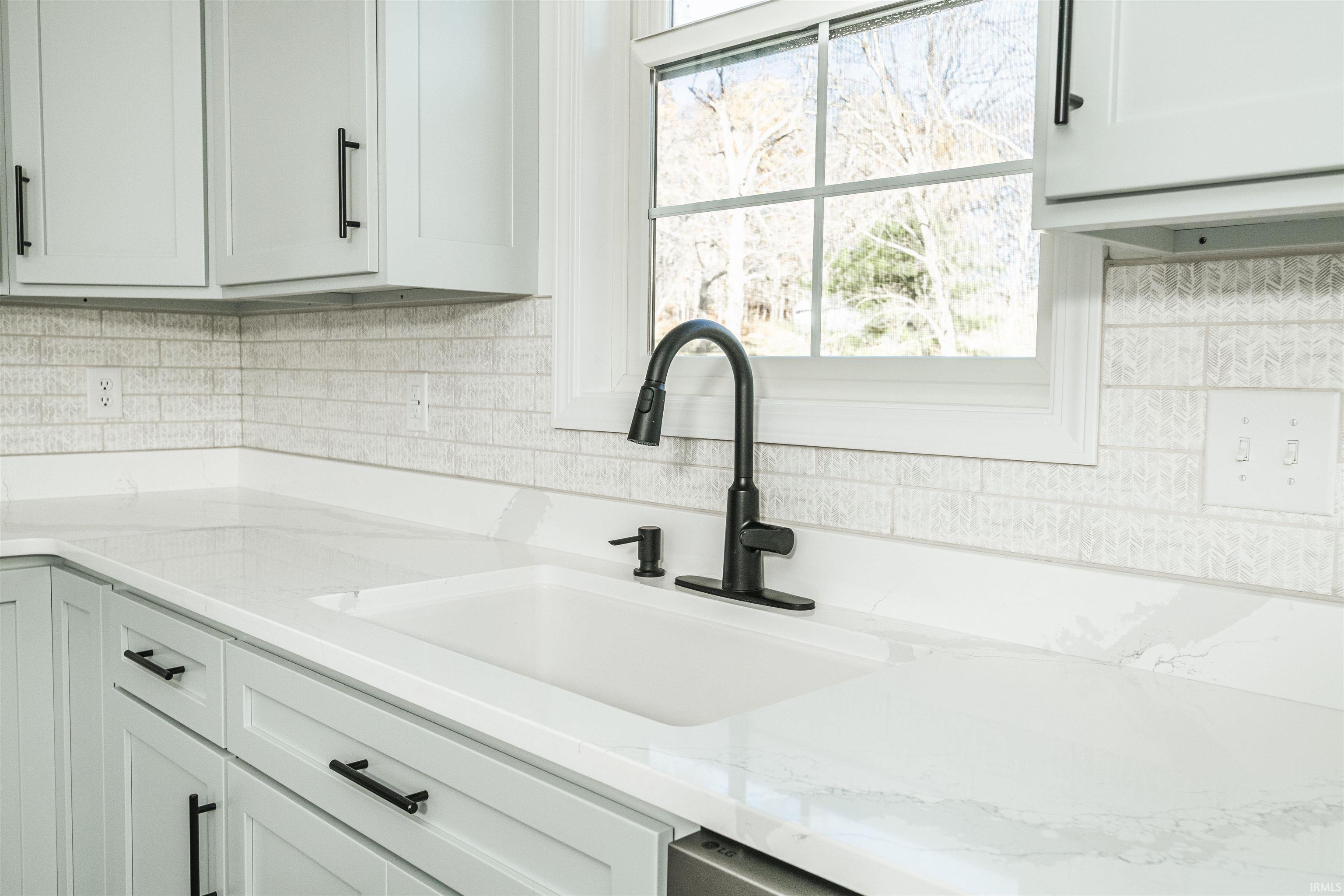 8190 South Stanford Road Bloomington, IN 47403 - Photo 10 of 30