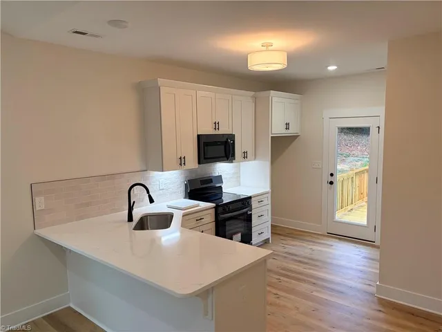 $259,900 | 16 West Colonial Drive, Thomasville, NC 27360