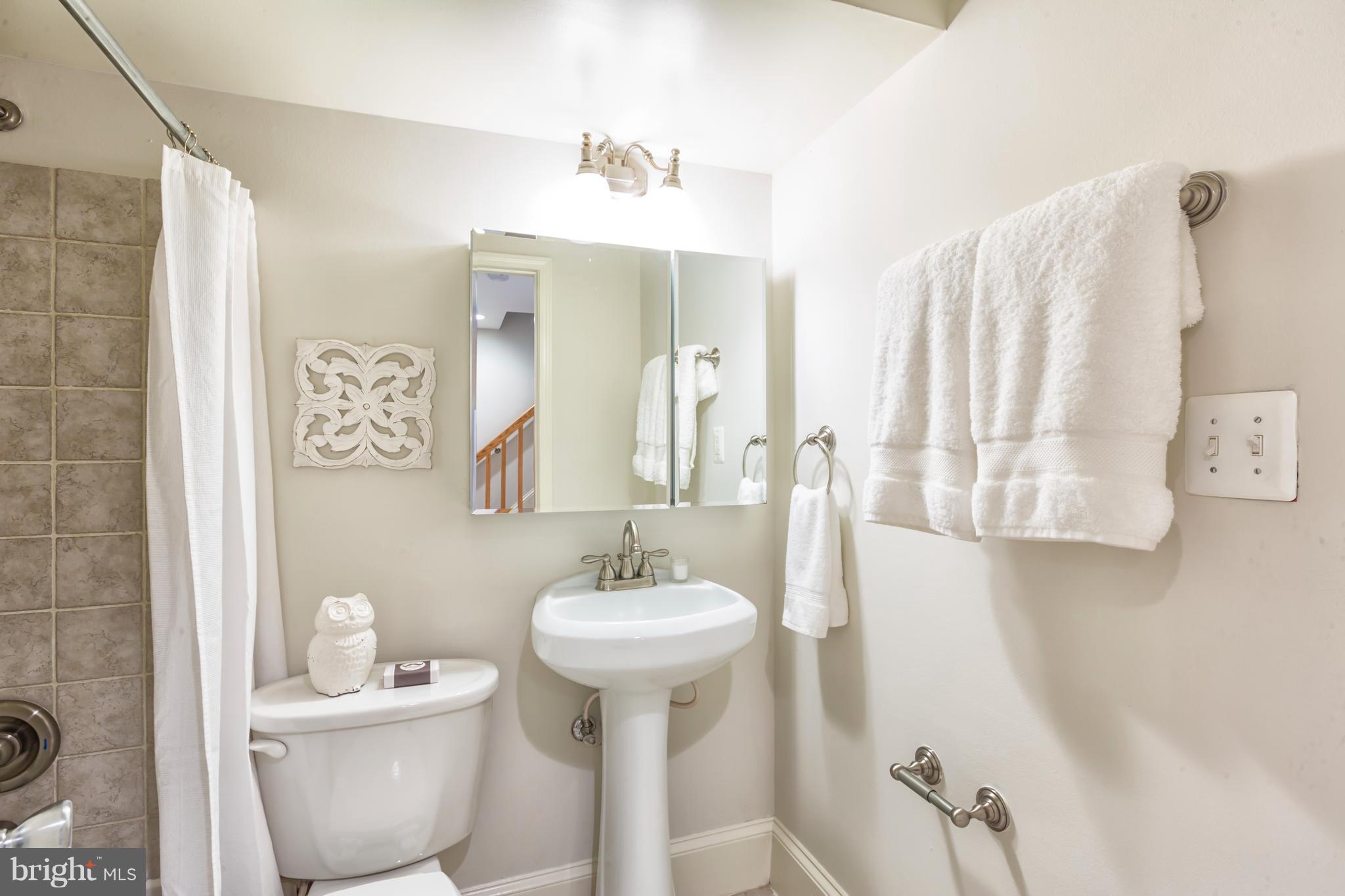 636 L Street Northeast Washington, DC 20002 - Photo 24 of 27 Bath