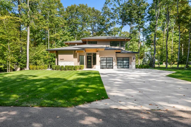 $2,100,000 | 6 North Country Club Drive, Unit 6, Charlevoix, MI 49720