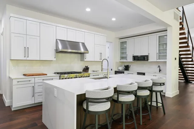 $2,100,000 | 6 North Country Club Drive, Unit 6, Charlevoix, MI 49720