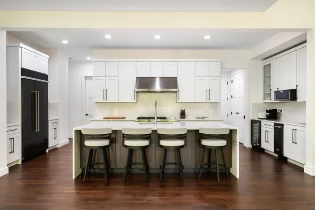 $2,100,000 | 6 North Country Club Drive, Unit 6, Charlevoix, MI 49720