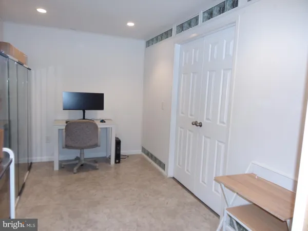 $860,000 | 30125 Merchant Court, Great Falls, VA 22066