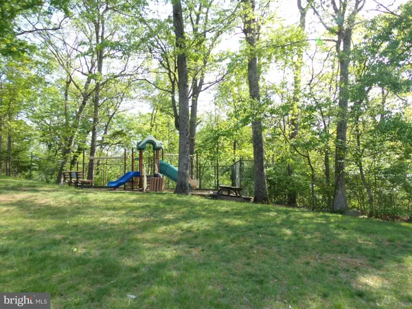 $860,000 | 30125 Merchant Court, Great Falls, VA 22066