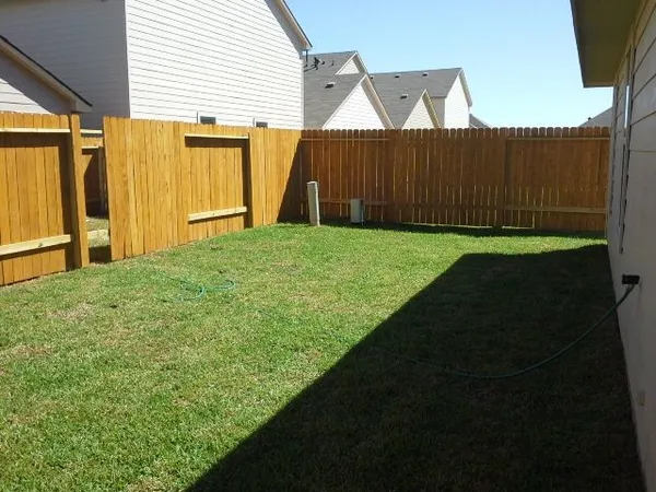 $1,825 | 5570 Latta Plantation Drive, Katy, TX 77449