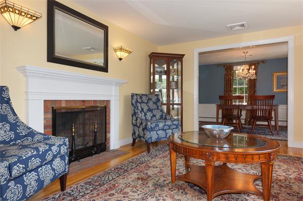 50 Grasmere Road Needham, MA 02494 - Photo 4 of 15