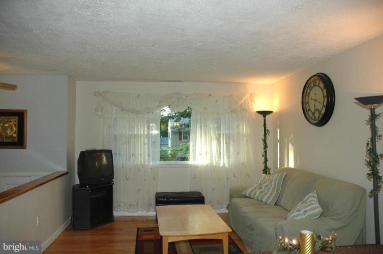 429 Ruth Road Arnold, MD 21012 - Photo 6 of 30 Living Room #3