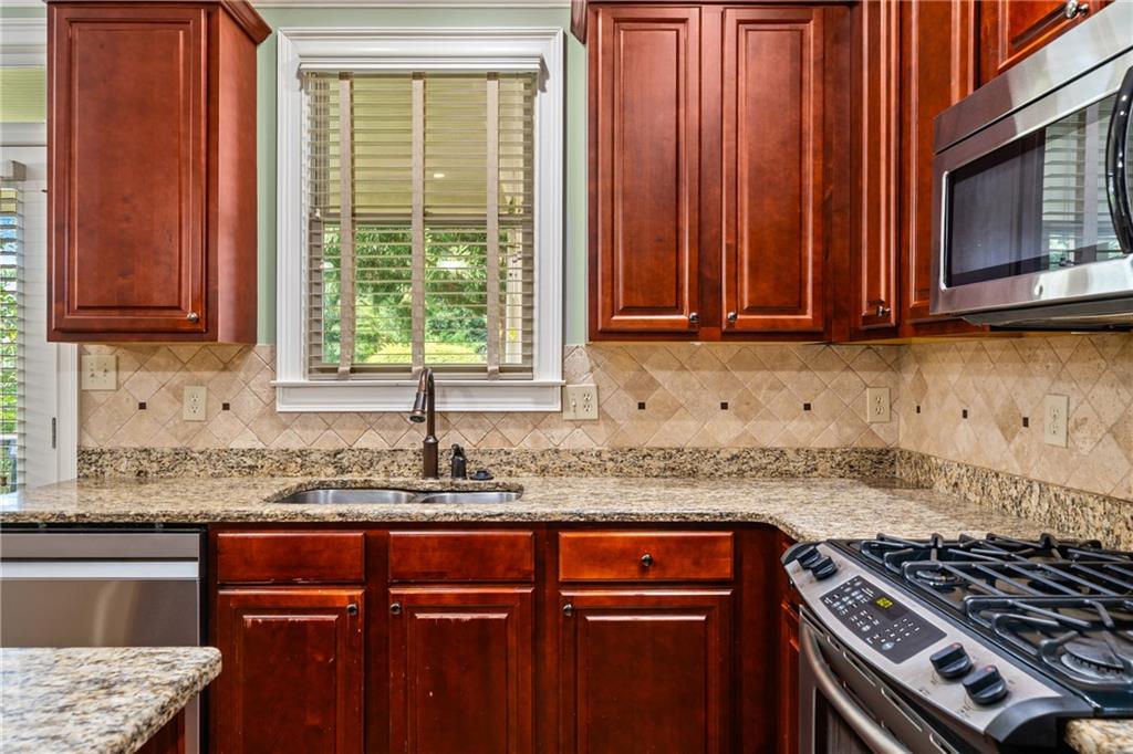 4095 Hill House Road Southwest Smyrna, GA 30082 - Photo 9 of 58
