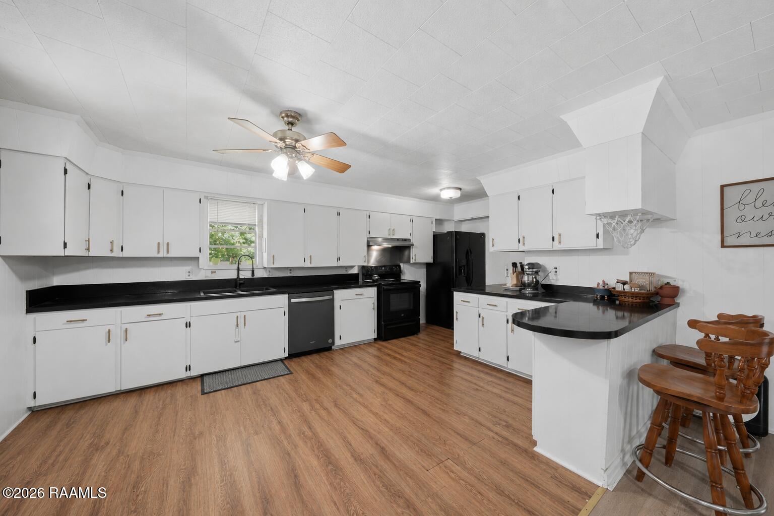 403 Highway 744 Opelousas, LA 70570 - Photo 11 of 20 KitchenBar403