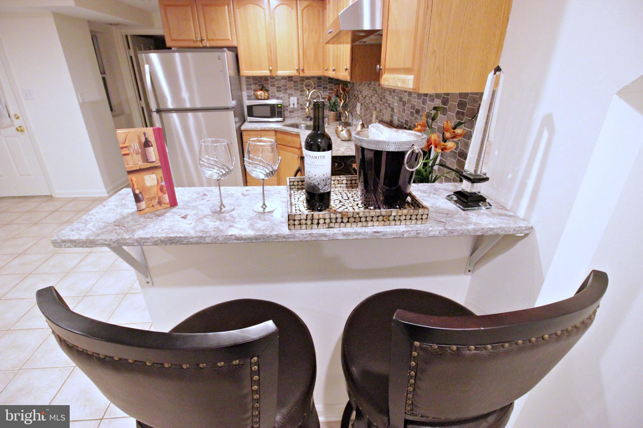 131 R Street Northeast, Unit B Washington, DC 20002 - Photo 8 of 13 Appealing Granite Counter Nook