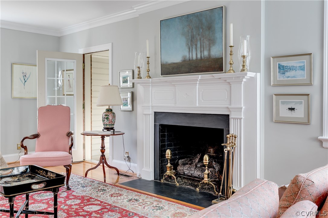 3807 Sulgrave Road Richmond, VA 23221 - Photo 5 of 50 Living Room fireplace