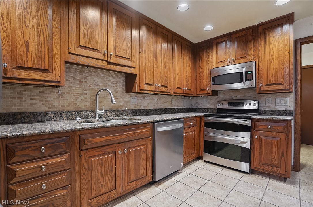 285 North Road Northeast Warren, OH 44483 - Photo 29 of 50
