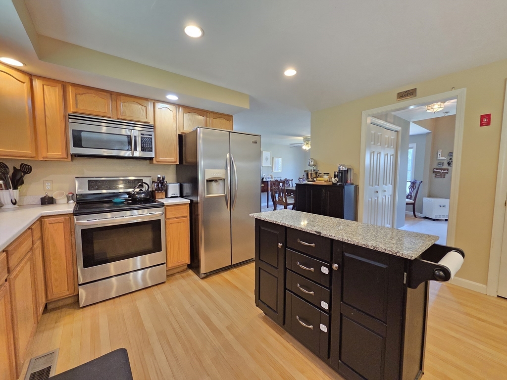 29 Cushing Road Webster, MA 01570 - Photo 8 of 35 Gallery Image 8