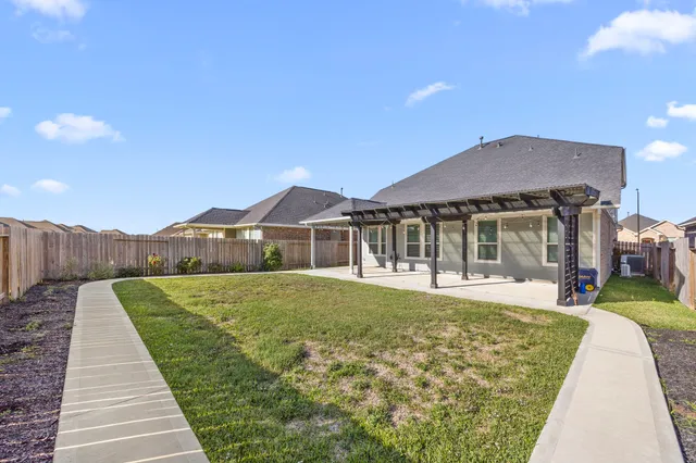 $2,500 | 31319 Horseshoe Meadow Bend Lane, Fulshear, TX 77441