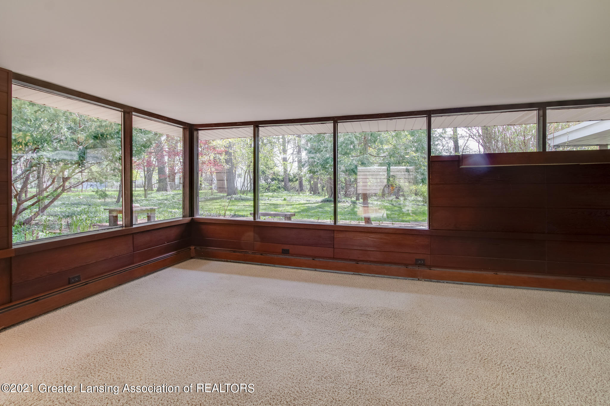 2252 Hamilton Road Okemos, MI 48864 - Photo 14 of 41 Hamilton Living 2