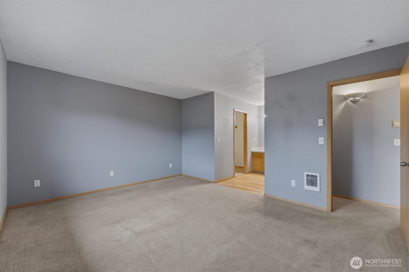 118 Balboa Loop Kelso, WA 98626 - Photo 16 of 35 a view of an empty room with a closet