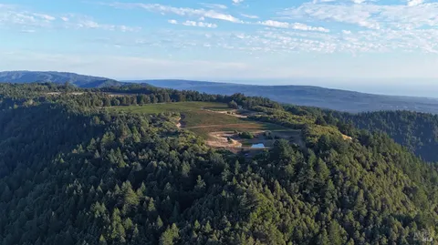 $3,000,000 | 39000 Crispin Road, Manchester, CA 95459