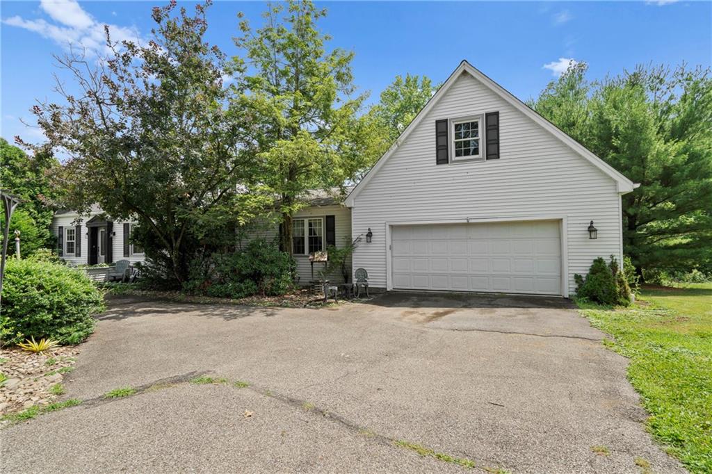 1733 Locust Road Sewickley, PA 15143 - Photo 3 of 45