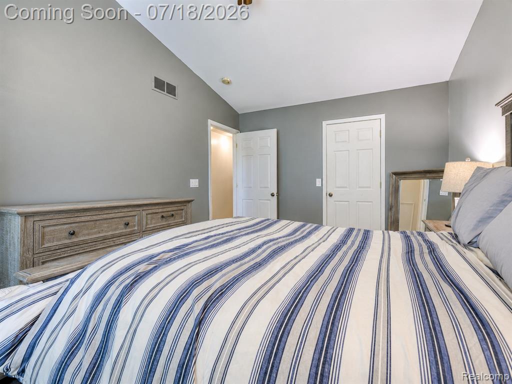 30 Pine Tree Ridge, Unit 2 Waterford, MI 48327 - Photo 19 of 31