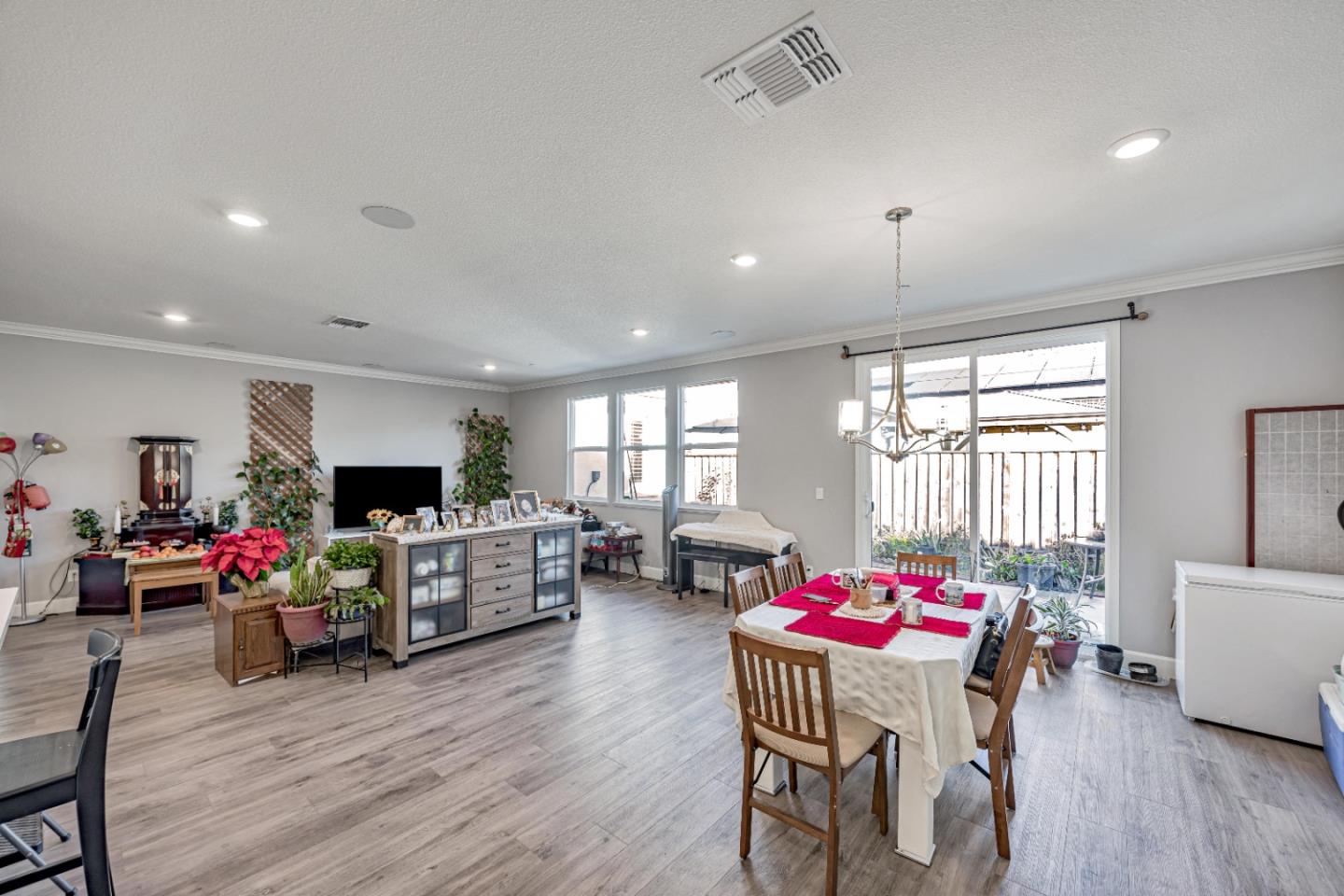 5706 Knight Road Rohnert Park, CA 94928 - Photo 14 of 36 a living room with furniture dining table and a large window