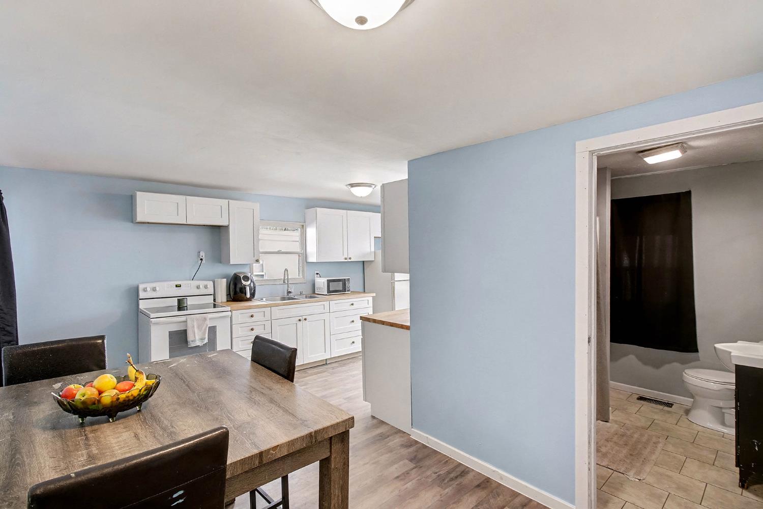 414 Manchester Street Aurora, IN 47001 - Photo 5 of 15