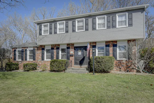 $450,000 | 1525 Fran-lin Parkway, Munster, IN 46321