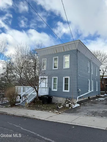 $1,650 | 10 Orange Street, Amsterdam, NY 12010
