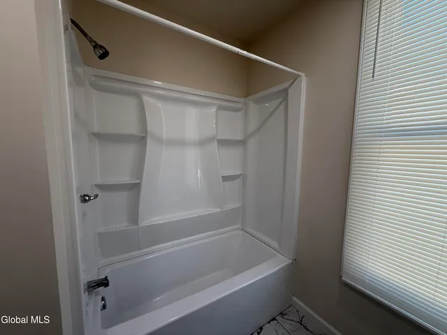 $1,650 | 10 Orange Street, Amsterdam, NY 12010