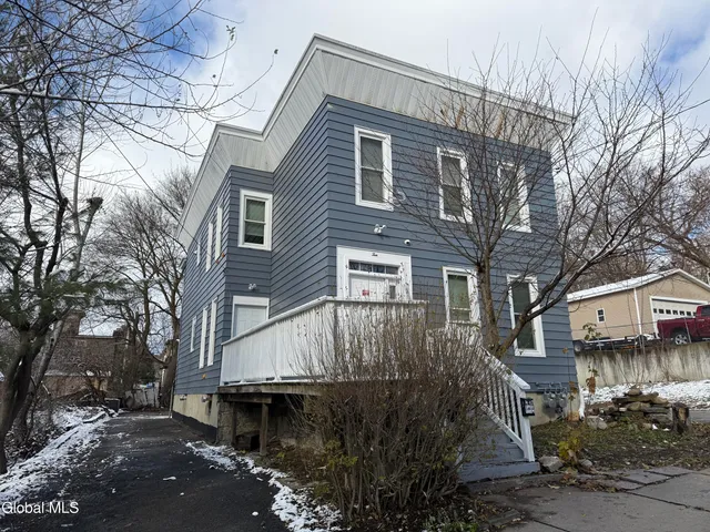 $1,650 | 10 Orange Street, Amsterdam, NY 12010