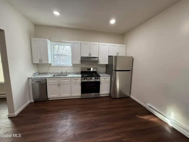 $1,650 | 10 Orange Street, Amsterdam, NY 12010