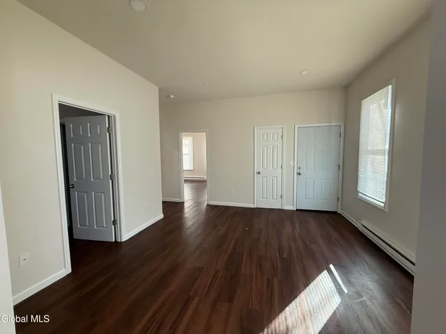 $1,650 | 10 Orange Street, Amsterdam, NY 12010