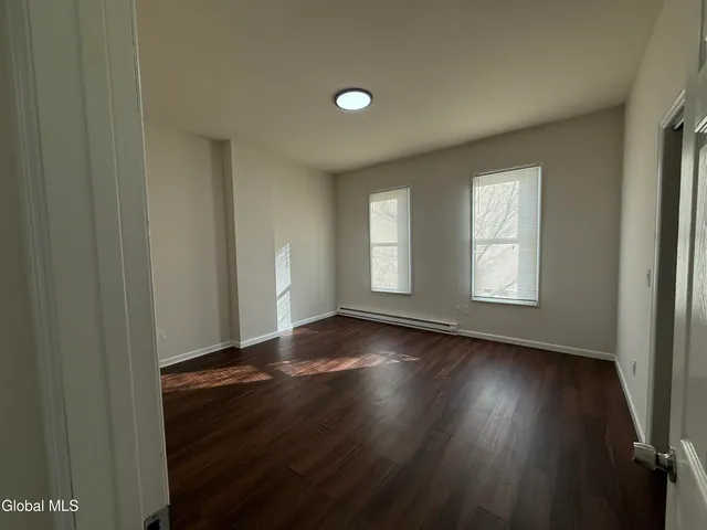 $1,650 | 10 Orange Street, Amsterdam, NY 12010