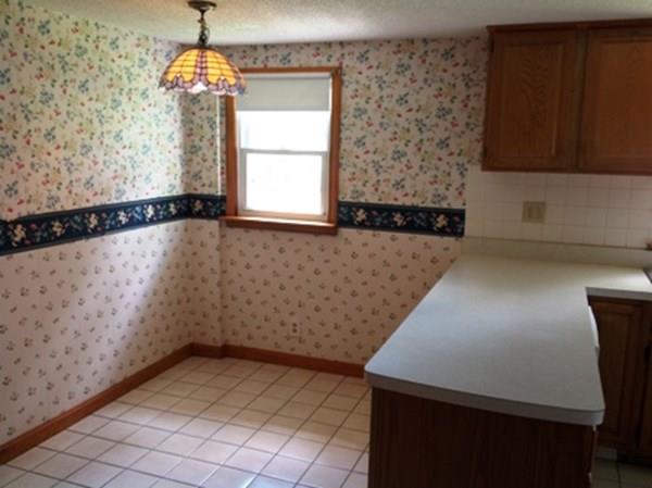 44 Vincent Drive West Springfield, MA 01089 - Photo 4 of 11