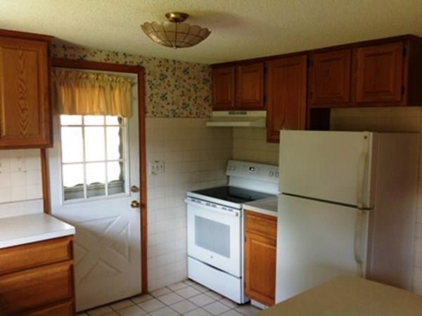 44 Vincent Drive West Springfield, MA 01089 - Photo 5 of 11