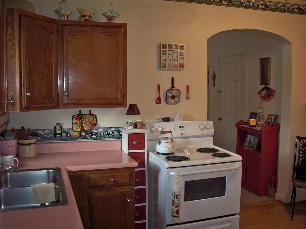 165 Spruce Street Rutland, VT 05701 - Photo 3 of 36