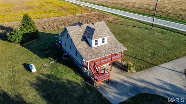 $305,000 | 30314 Highway 16, Jerseyville, IL 62052