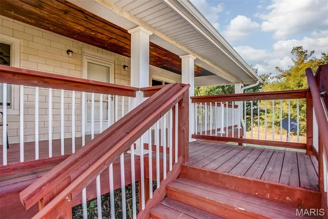 $305,000 | 30314 Highway 16, Jerseyville, IL 62052