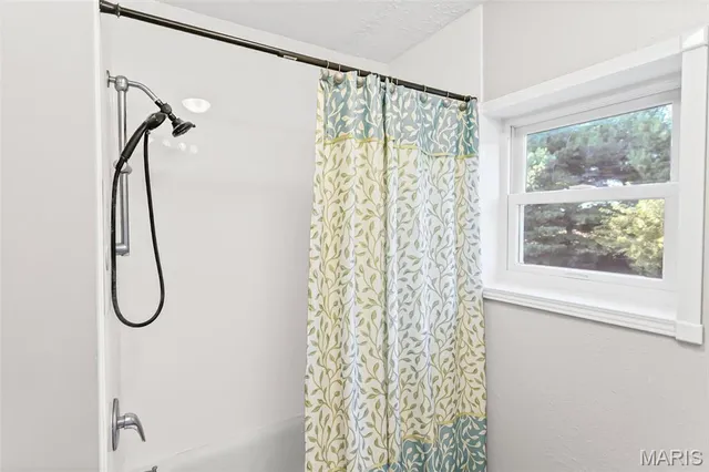 $305,000 | 30314 Highway 16, Jerseyville, IL 62052