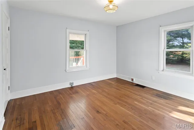 $305,000 | 30314 Highway 16, Jerseyville, IL 62052