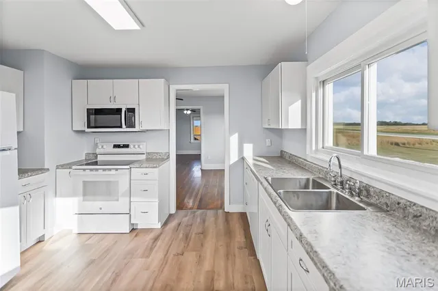 $305,000 | 30314 Highway 16, Jerseyville, IL 62052