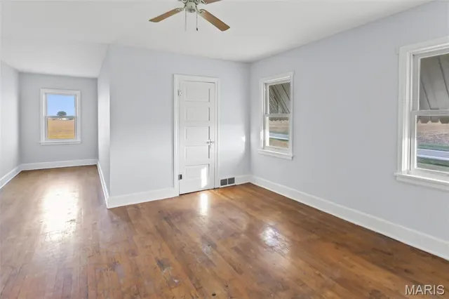 $305,000 | 30314 Highway 16, Jerseyville, IL 62052