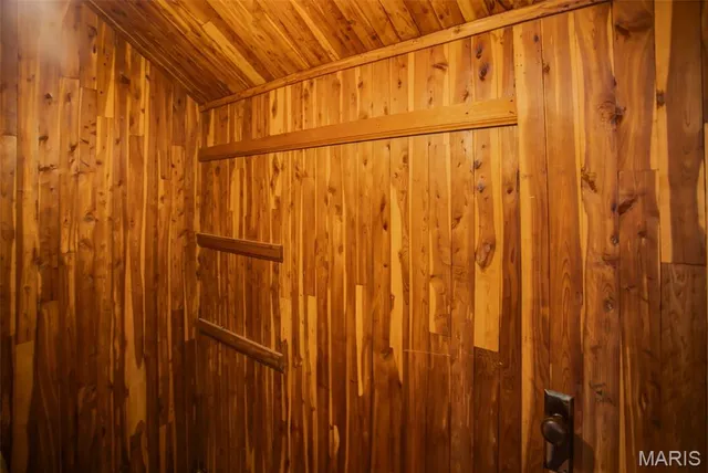 $305,000 | 30314 Highway 16, Jerseyville, IL 62052