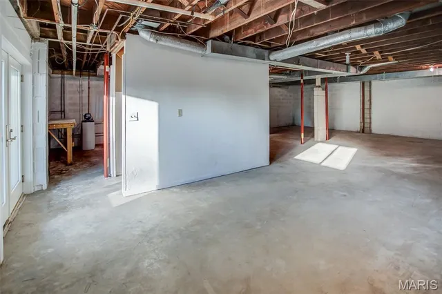 $305,000 | 30314 Highway 16, Jerseyville, IL 62052